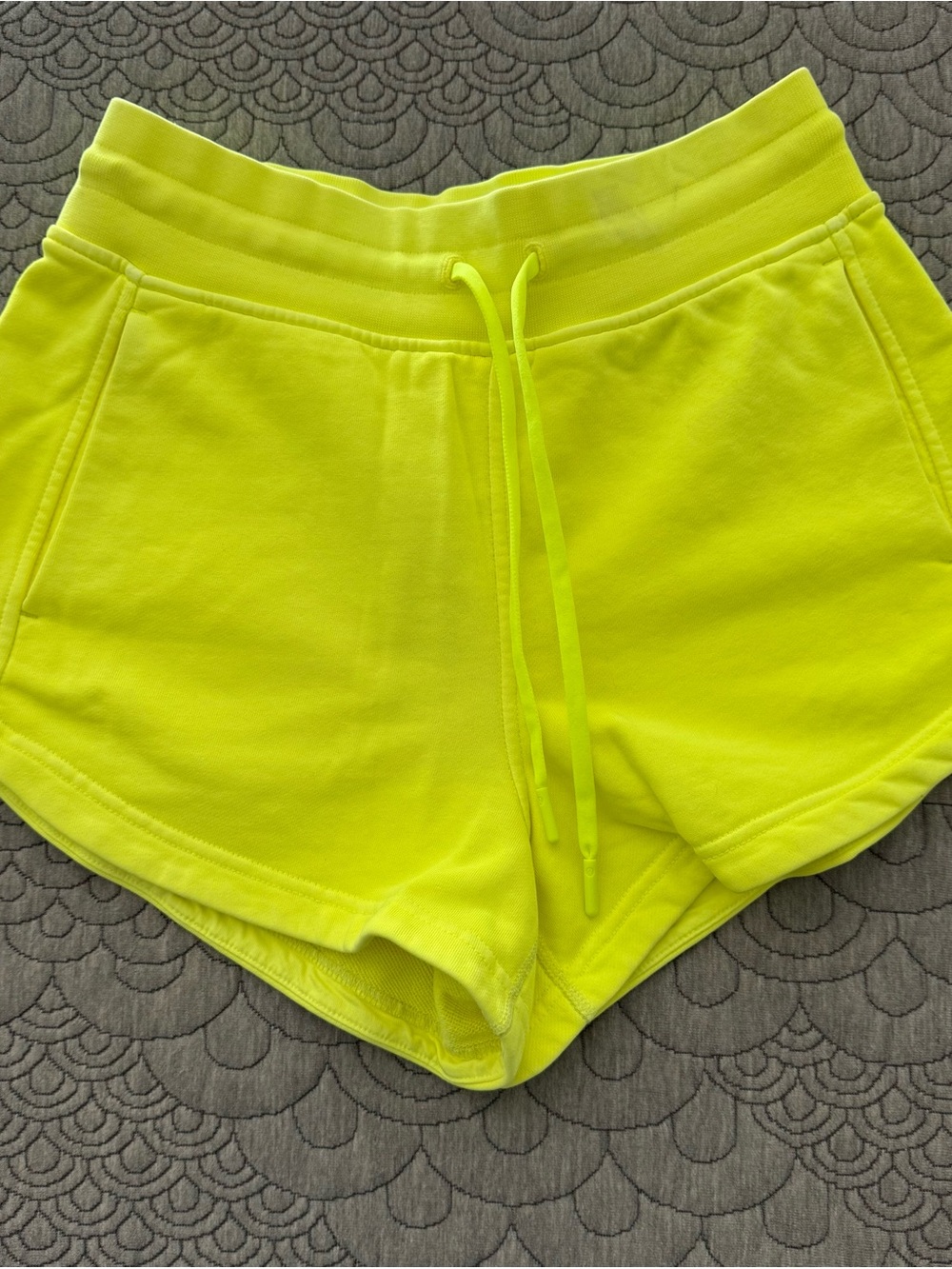 Lululemon inner glow short